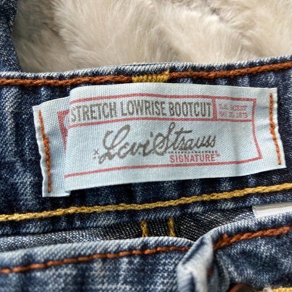 4/$20 Levi Strauss Medium Wash Low Rise Bootcut Jeans 11 Juniors - Picture 5 of 7